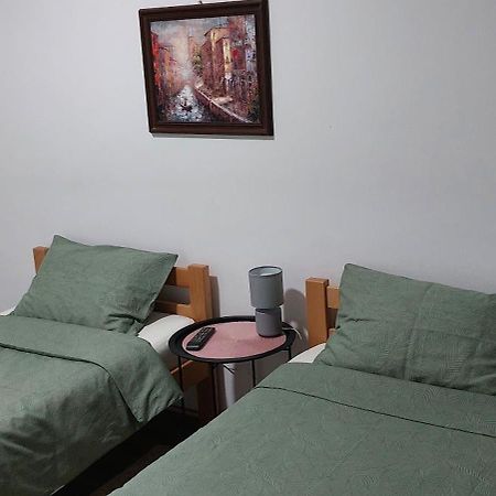Apartman Aleksic Jagodina Buitenkant foto