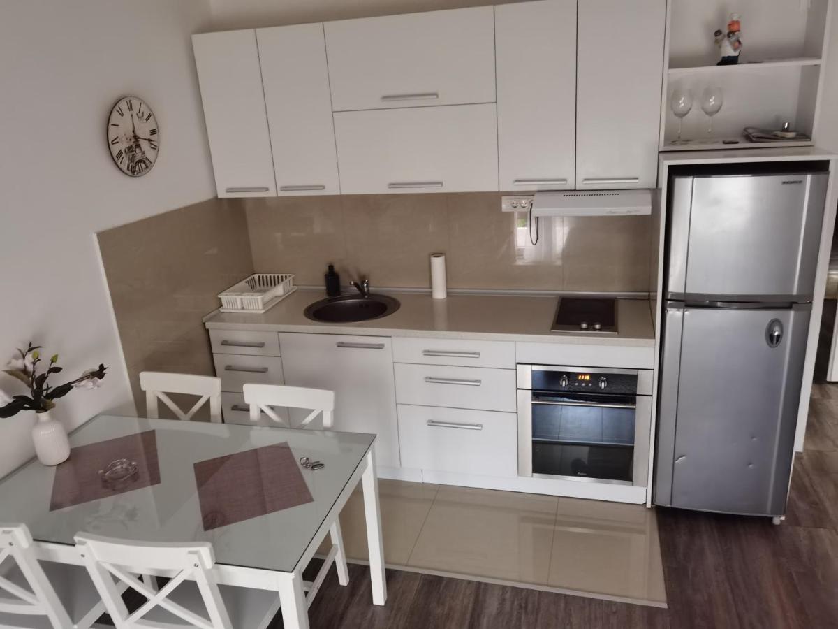 Apartman Aleksic Jagodina Buitenkant foto